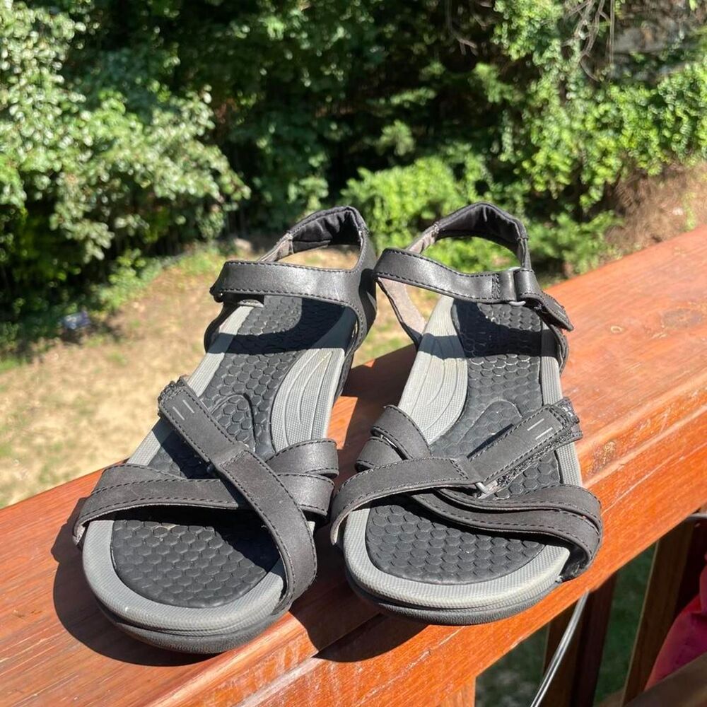 Baretraps Danny Women's 7 Black and Grey Comfort Hiking Sandals
